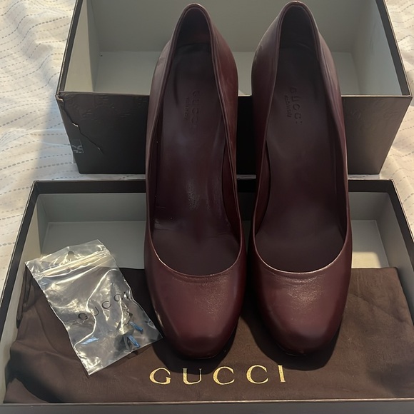 Authentic Gucci Nappa Charlotte Scarlatto Pumps - Picture 6 of 13